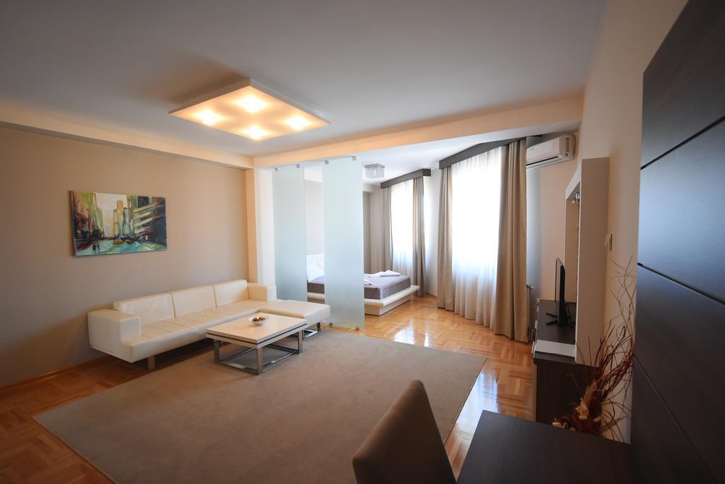 Garni Uni Elita Lux Hotel Ni Exterior foto