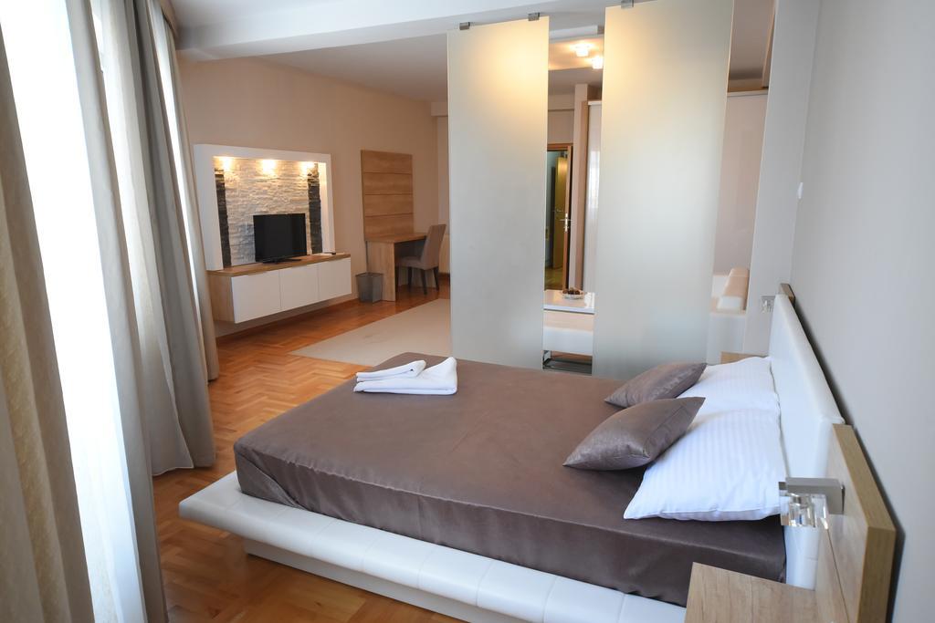 Garni Uni Elita Lux Hotel Ni Exterior foto