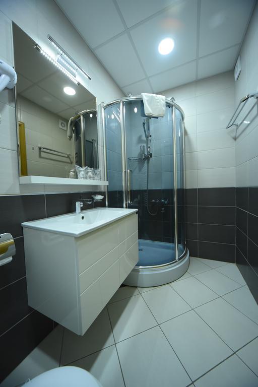 Garni Uni Elita Lux Hotel Ni Exterior foto